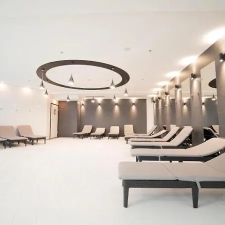 Hanza Tower Family 20 & Pool & Jacuzzi & Sauna Apartmán *